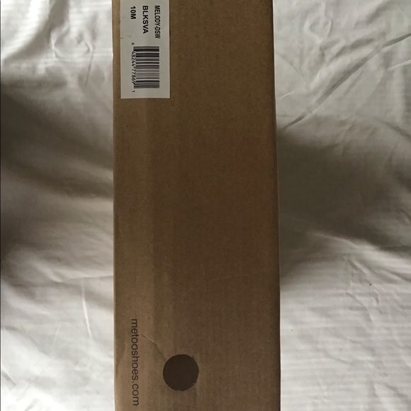 Woman’s size 10 Me Too black booties - Picture 4 of 4